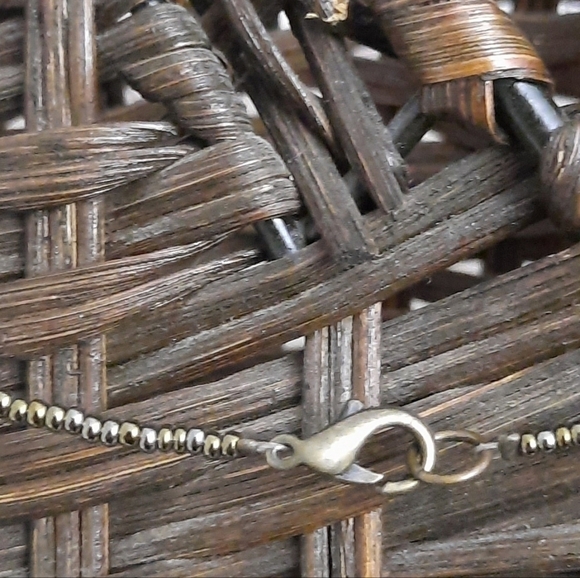 DAINTY long beaded necklace on chain neutrals with light colors & gold chain EUC - Picture 4 of 4